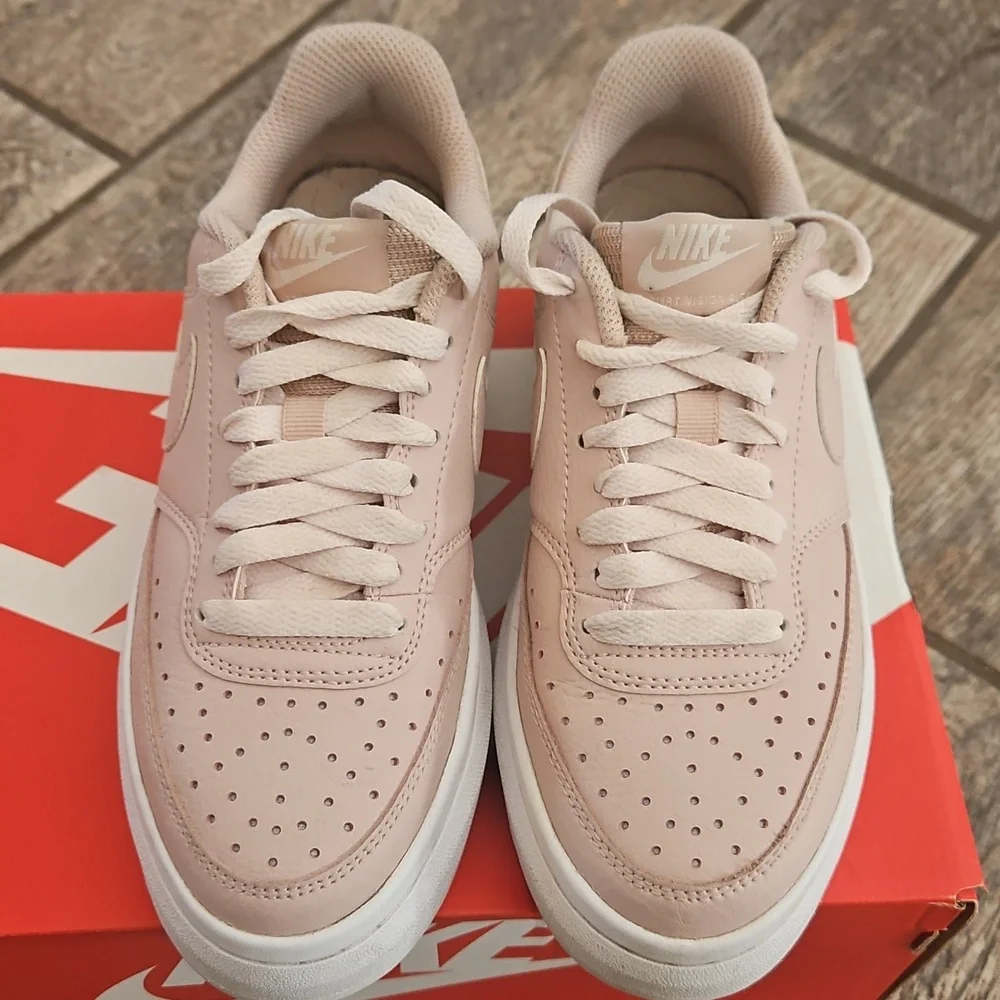 Nike Women's Pink Sneakers Size 5.5